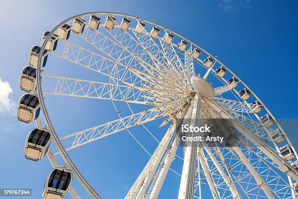 Rodagigante - Fotografias de stock e mais imagens de Ao Ar Livre - Ao Ar Livre, Arte, Cultura e Espetáculo, Atração de Parque de Diversão