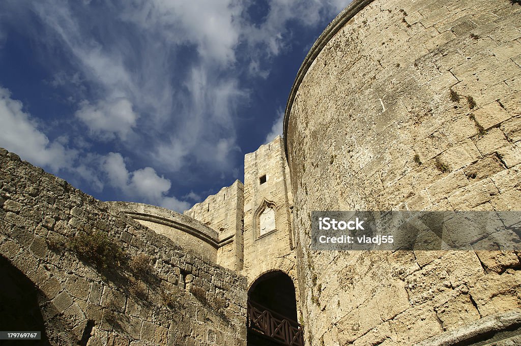 Mittelalterlichen Stadtmauern in der Stadt Rhodos, Griechenland - Lizenzfrei Altstadt Stock-Foto