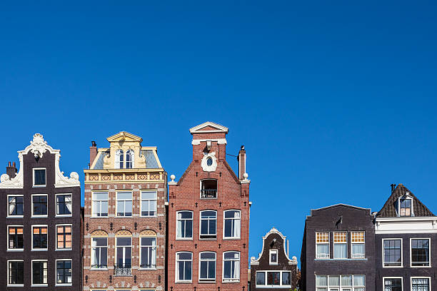 casas antiguas canal neerlandés en la ciudad capital de amsterdam, - keizersgracht fotografías e imágenes de stock