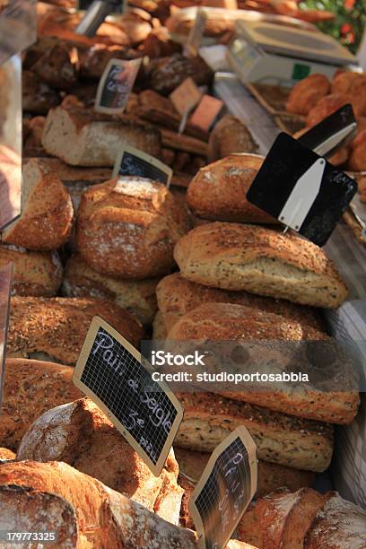 Foto de Luxo Pão Francês e mais fotos de stock de Assado no Forno - Assado no Forno, Assar, Baguete