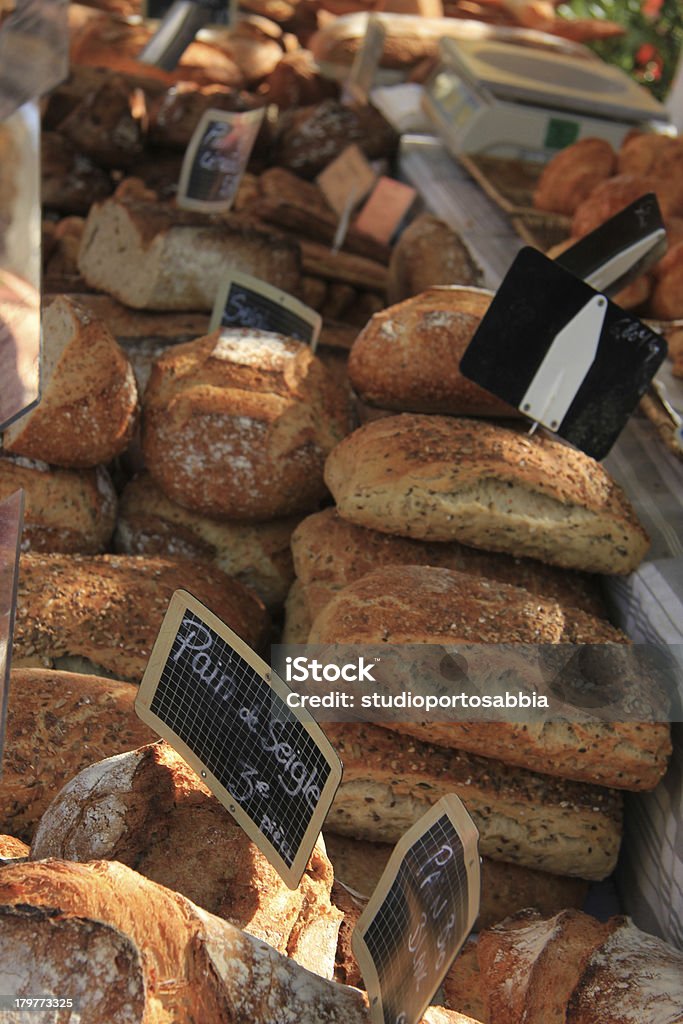 Роскошный французский хлеб - Стоковые фото Багет роялти-фри
