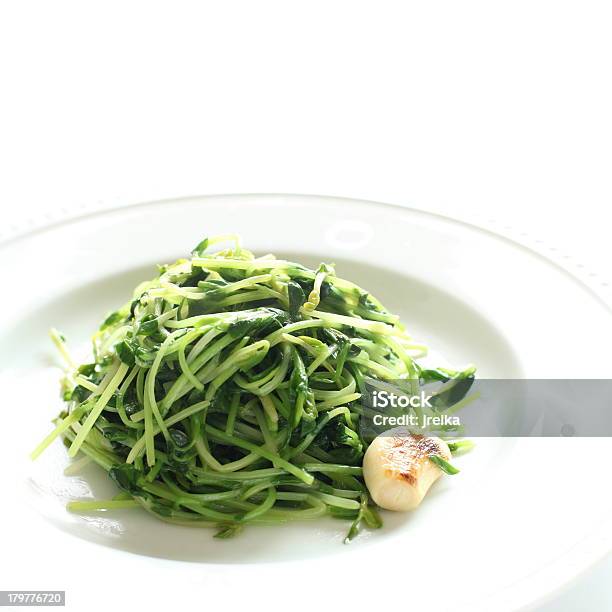 Chińskie Jedzenie Doumiao Mieszać Smażone - zdjęcia stockowe i więcej obrazów Bez ludzi - Bez ludzi, Białe tło, Chińska kuchnia