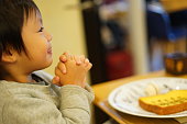 pray before meals