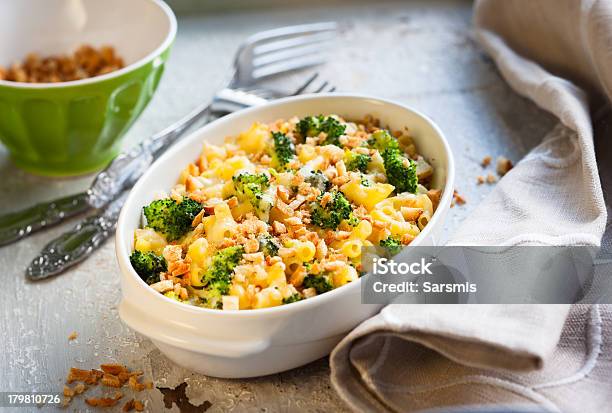 Pasta E Broccoli Al Forno - Fotografie stock e altre immagini di Alimentazione sana - Alimentazione sana, Broccolo, Cavolo