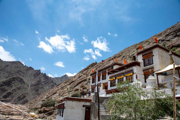 klasztor hemis – himalajski klasztor buddyjski (gompa) z linii drukpa, położony w hemis, w prowincji ladakh, w indiach - tibet monk architecture india zdjęcia i obrazy z banku zdjęć