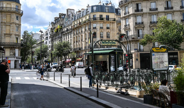 フランス、パリ。2022年6月30日。 - metropolitain ストックフォトと画像