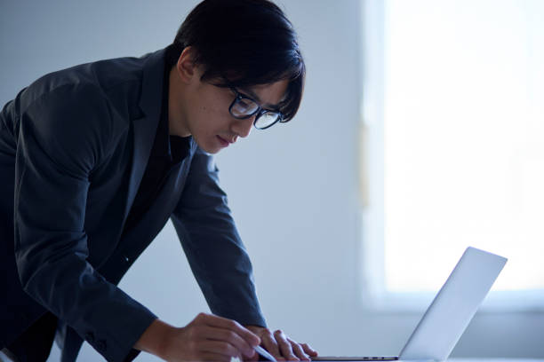 istock Japanese man working in the office 1798436839