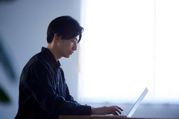 istock Japanese man working in the office 1798438522