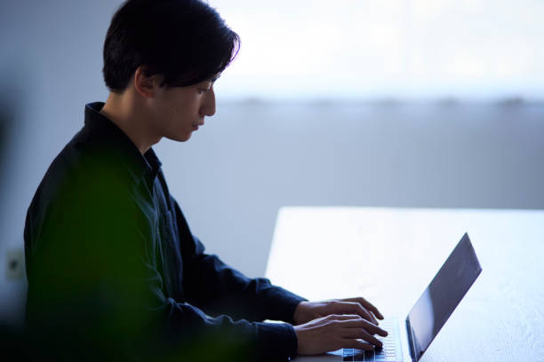 istock Japanese man working in the office 1798438523
