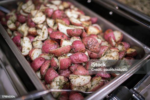 Ofen Gebackenen Kartoffeln Stockfoto und mehr Bilder von Rote Kartoffel - Rote Kartoffel, Geröstet, Petersilie