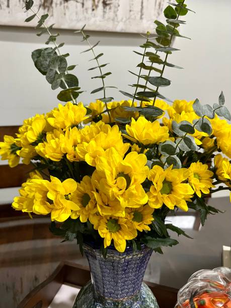 istock Bouquet of Mums 1798763134