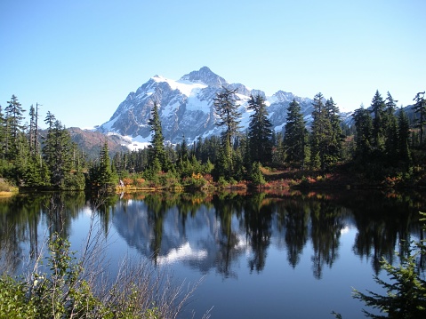 Mount Rainier and Eunice Lake as seen from Tolmie Peak in Washington state, USA.