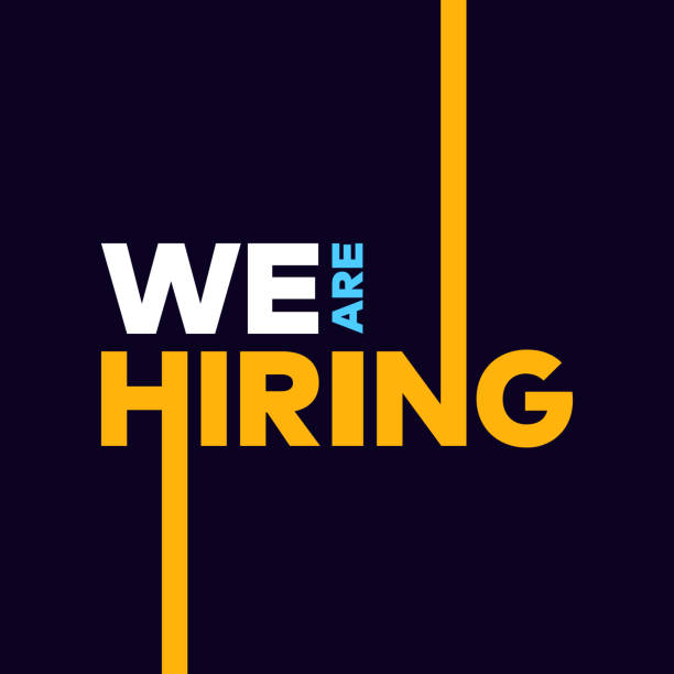 illustrations, cliparts, dessins animés et icônes de nous recrutons des bannières, des affiches, des dépliants. conception d’un modèle de poste vacant ouvert pour le recrutement d’employés. joignez-vous à l’illustration vectorielle de lettrage d’annonce d’équipe isolée sur fond noir. - message dannonce
