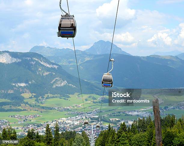 Cable Car In The Alps — стоковые фотографии и другие картинки Кицбюэль - Кицбюэль, Фуникулёр, Австрия