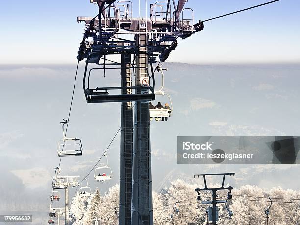 Foto de Construção De Ski Lift e mais fotos de stock de Alpes europeus - Alpes europeus, Azul, Aço