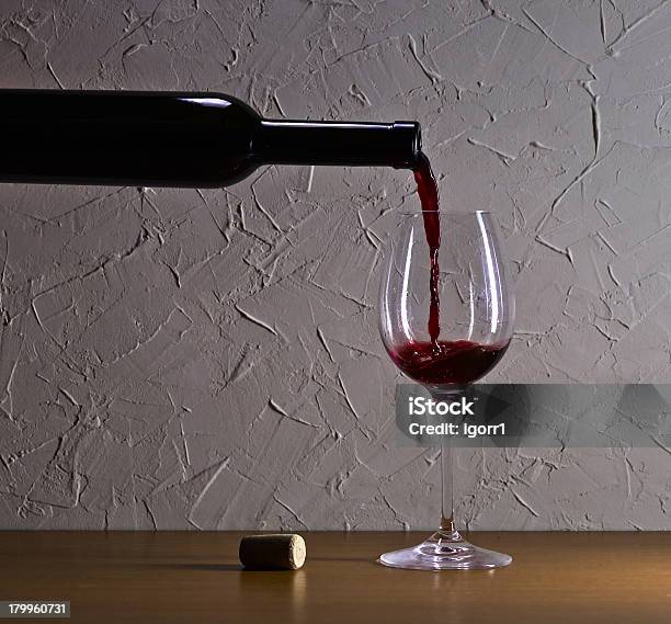 Vinho Tinto - Fotografias de stock e mais imagens de Antigo - Antigo, Bebida, Bebida Alcoólica
