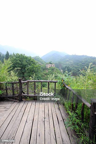 Foto de Paisagem Antiga Arquitetura Tradicional Chinesa e mais fotos de stock de Beleza - Beleza, Cena de tranquilidade, China