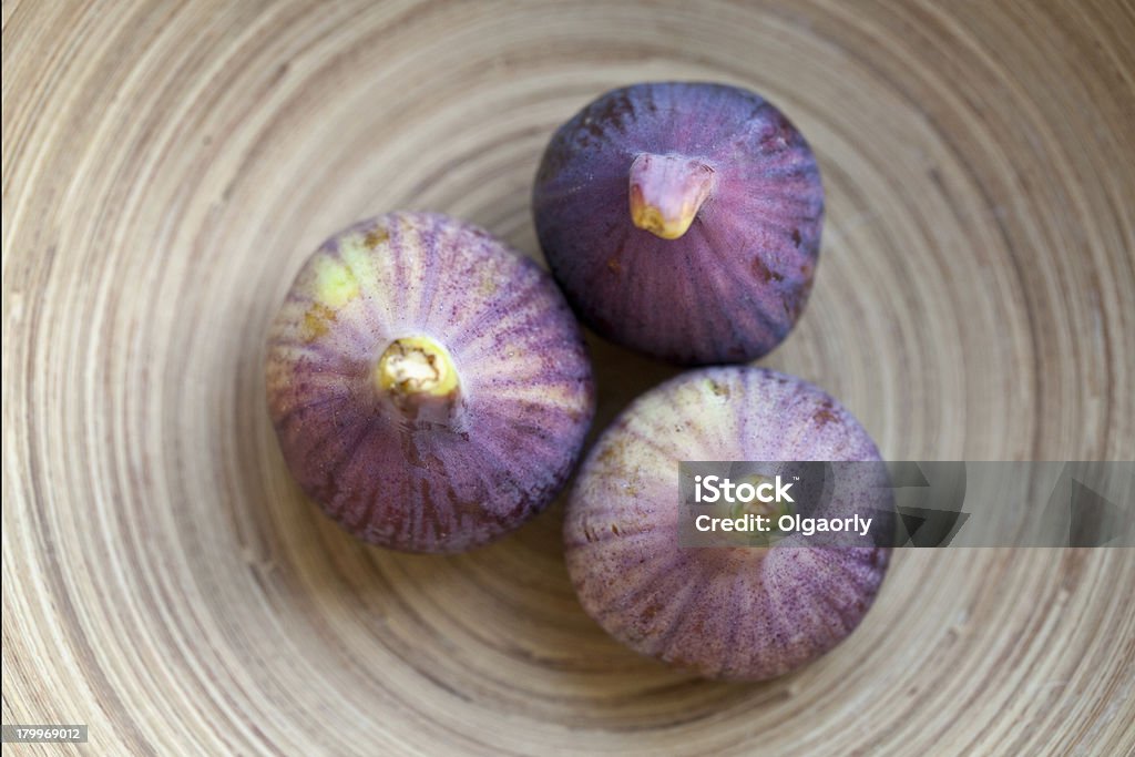 Higos en el tazón - Foto de stock de Alimento libre de derechos