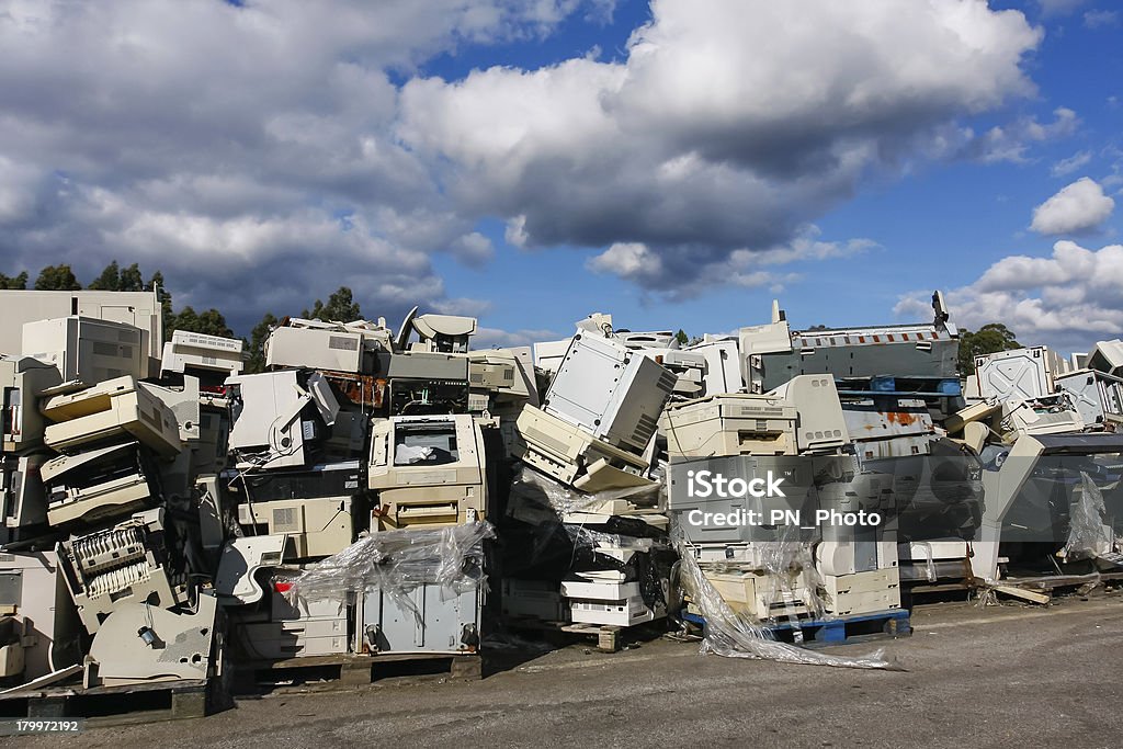 Pour le recyclage des déchets électroniques - Photo de Analogique libre de droits