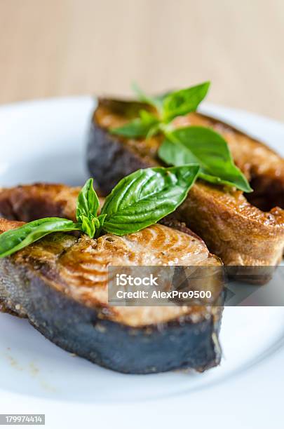 Pesce Fritto - Fotografie stock e altre immagini di Alimentazione sana - Alimentazione sana, Alla griglia, Arrosto - Cibo cotto