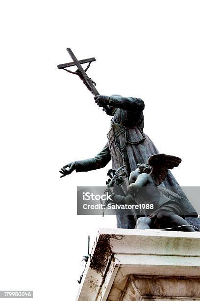 Estatua Foto de stock y más banco de imágenes de Aire libre - Aire libre, Bronce - Aleación, Creatividad