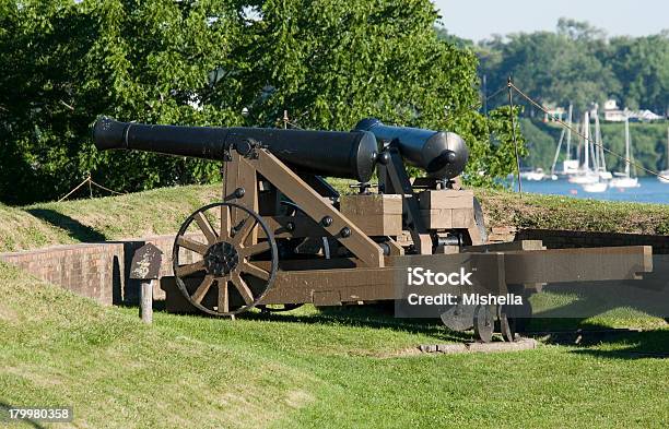 Foto de Cannon No Antigo Forte Niagara e mais fotos de stock de Arma de Fogo - Arma de Fogo, Armamento, Arranjar