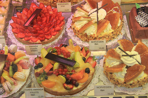 istock Luxurious French pastry 179988437