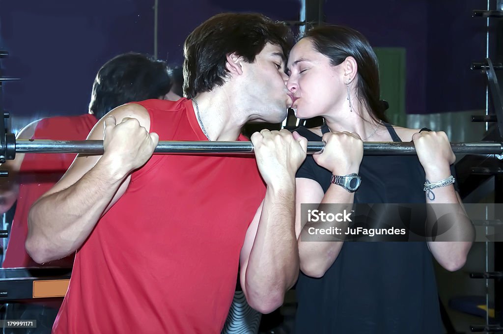 Sensual y atractiva de ejercicios - Foto de stock de Amor a primera vista libre de derechos