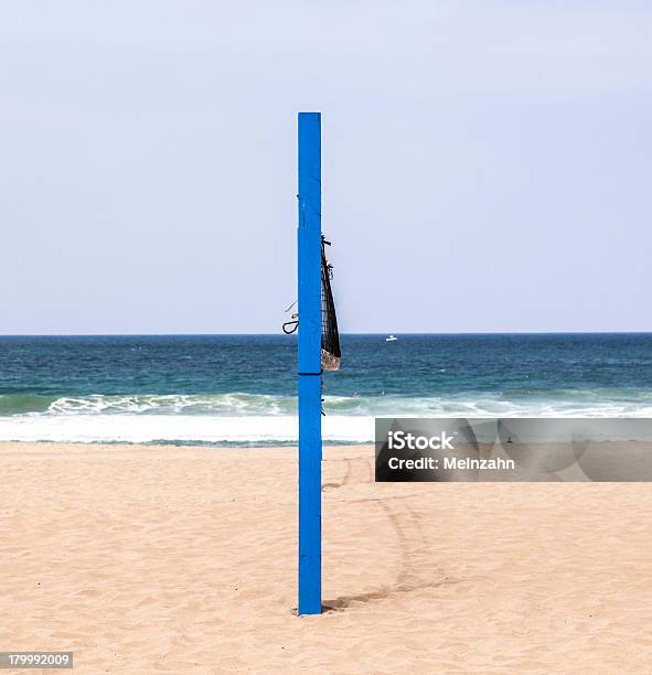 Post Pallavolo Sulla Spiaggia Nella Zona Blu - Fotografie stock e altre immagini di Acqua - Acqua, Ambientazione esterna, Asta - Oggetto creato dall'uomo