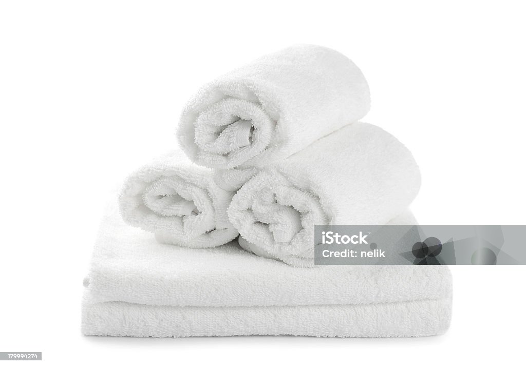 Zwinięty biały Ręcznik plażowy - Zbiór zdjęć royalty-free (Biały)