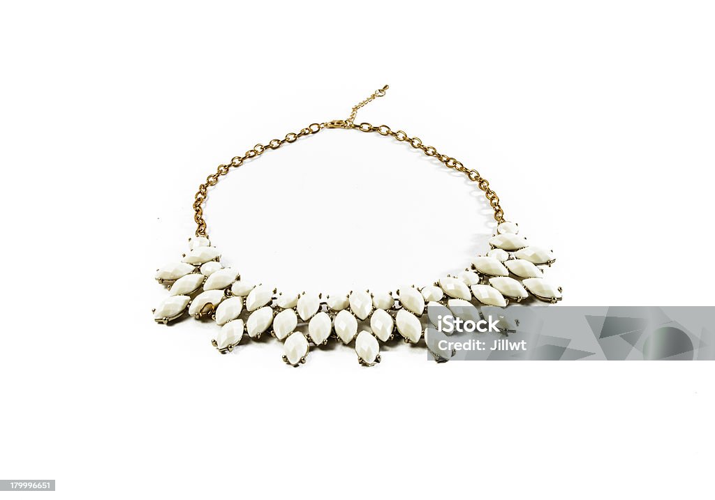 Tono Collana di perle isolato bianco - Foto stock royalty-free di Accessorio personale