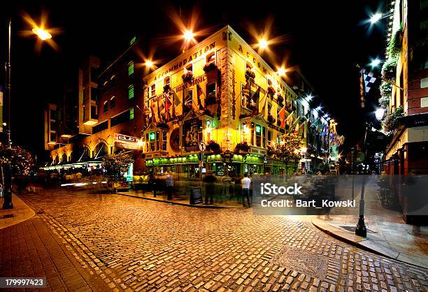 Night View Of Temple Bar Street In Dublin Ireland Stock Photo - Download Image Now - Dublin - Ireland, Pub, Temple Bar - Dublin