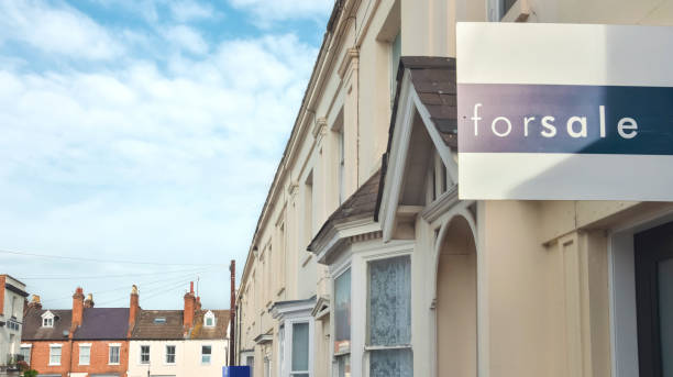 istock UK real estate market. 1800166239