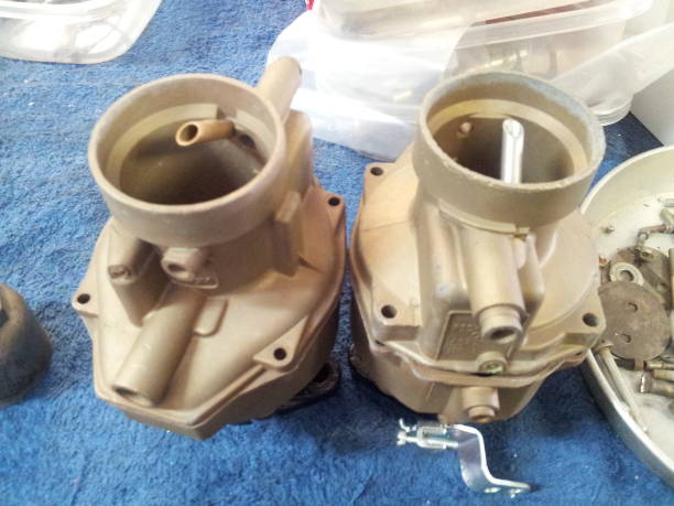 istock Carburetor repair 1800215462