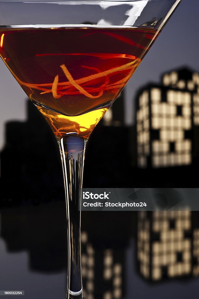 Metrópolis cocktail Manhattan na cidade skyline definição - Royalty-free Amarelo Foto de stock