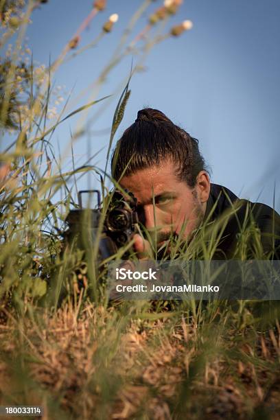 Foto de Atirador De Emboscada e mais fotos de stock de Adulto - Adulto, Agressão, Arma de Fogo