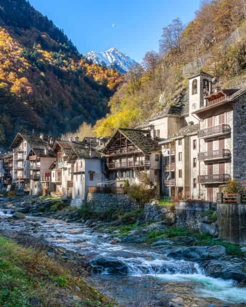The beautiful village of Rassa, during fall season, in Valsesia (Sesia Valley). Province of Vercelli, Piedmont, Italy. The beautiful village of Rassa, during fall season, in Valsesia (Sesia Valley). Province of Vercelli, Piedmont, Italy. alagna stock pictures, royalty-free photos & images