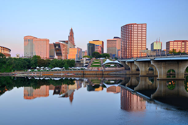 istock Hartford, Connecticut Skyline 180066515