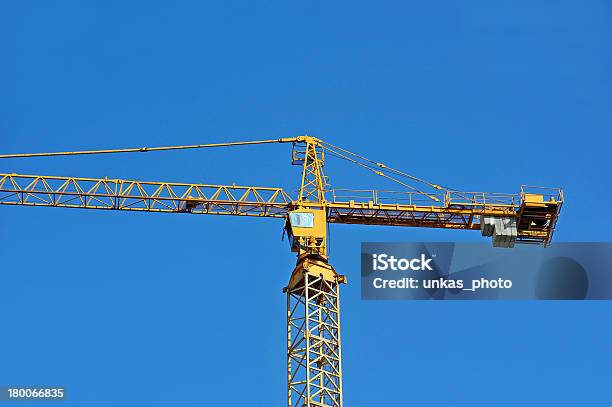 Gru A Torre Di Costruzione - Fotografie stock e altre immagini di Abitacolo - Abitacolo, Acciaio, Argano a fune