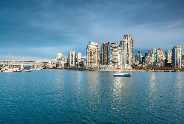 istock False Creek and the downtown waterfront - Vancouver, BC 180069515