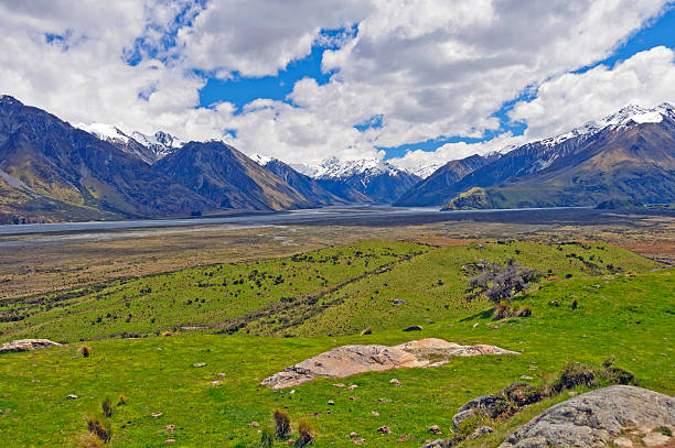 istock High Peaks and a Glacial Valley 180082177