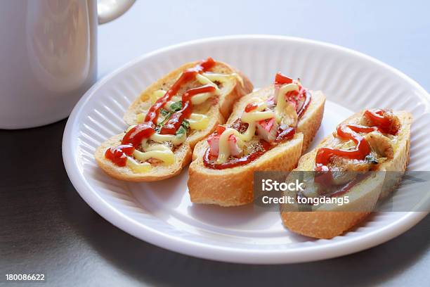 Voglia Di Pane - Fotografie stock e altre immagini di Antipasto - Antipasto, Cestino, Cetriolo