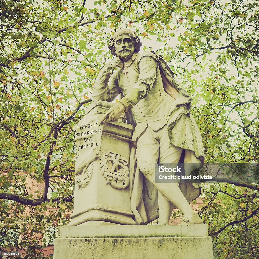 Estatua de estilo Retro de Shakespeare - Foto de stock de Cuadrado - Composición libre de derechos