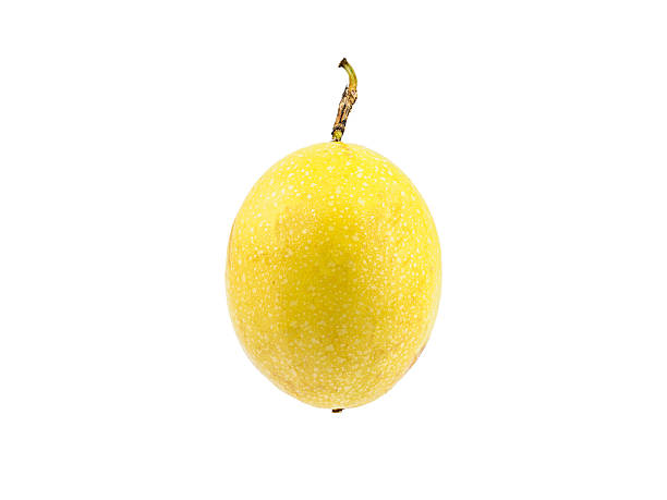 fruta de la pasión aislado - isolated on white full length lifestyles yellow fotografías e imágenes de stock