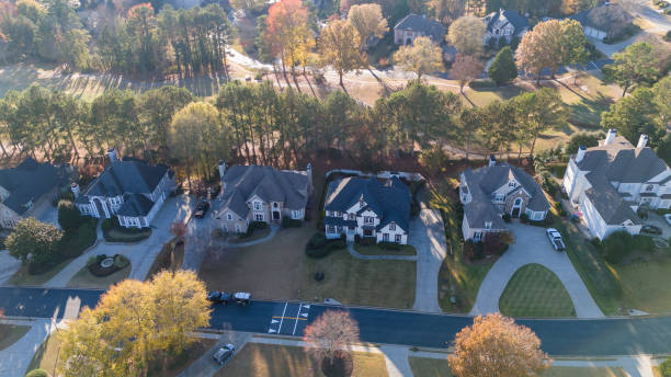 istock PAnormaic view of a subdivison during fall 1801001764