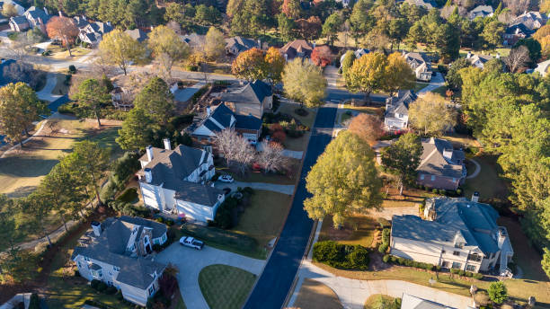 istock PAnormaic view of a subdivison during fall 1801002301