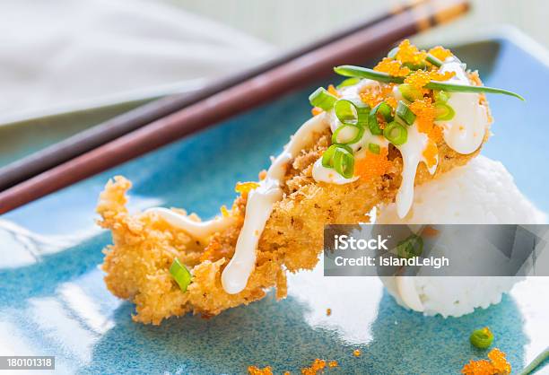 Frito Sushi Rebozado Foto de stock y más banco de imágenes de Alimento - Alimento, Alimentos cocinados, Aperitivo - Plato de comida