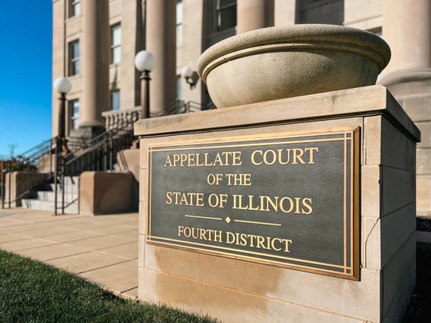 fachada del edificio del distrito del tribunal de apelaciones del estado de illinois en springfield, illinois, ee. uu. - american flag architectural feature architecture chicago fotografías e imágenes de stock