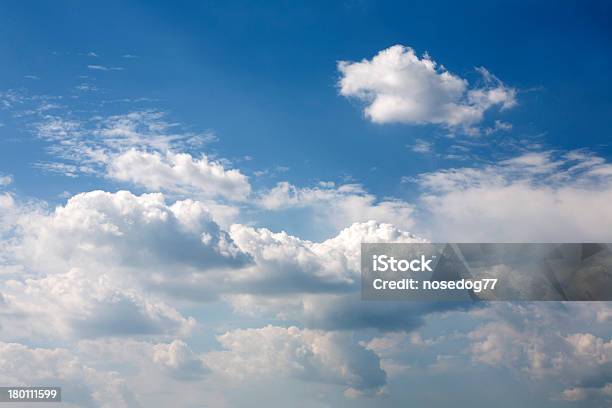 Photo libre de droit de Blue Ciel banque d'images et plus d'images libres de droit de Beauté de la nature - Beauté de la nature, Blanc, Bleu