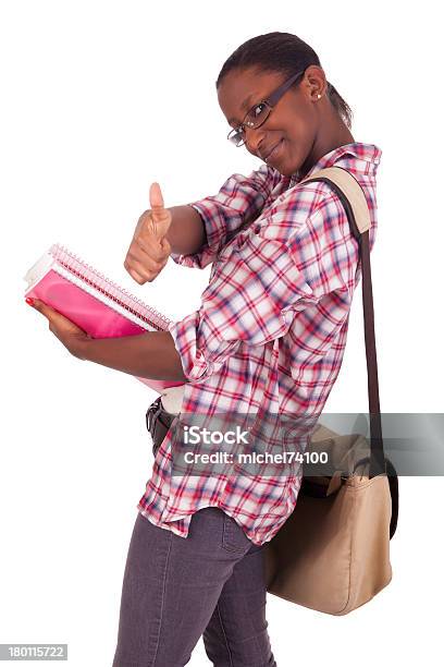 College Student Joven Afroamericana Foto de stock y más banco de imágenes de Adolescencia - Adolescencia, Adolescente, Adulto